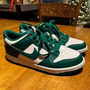 Nike Kids Sneakers in Green and White